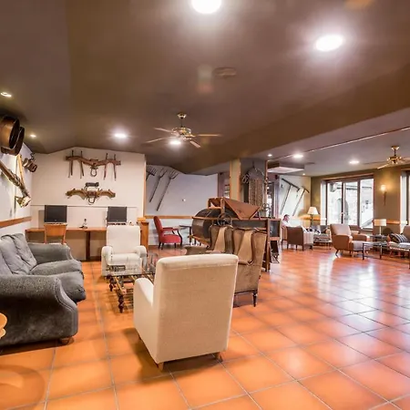 Snoe De Sallent 3 מלון 3*