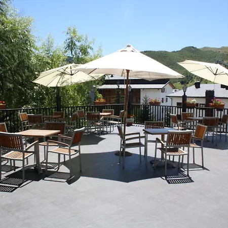 Snoe De Sallent 3 מלון