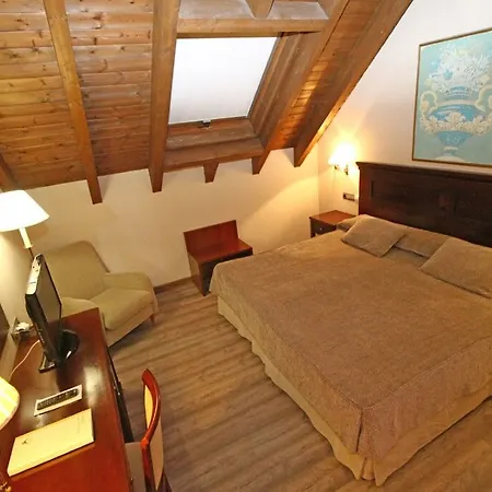 Snoe De Sallent 3 Otel 3*